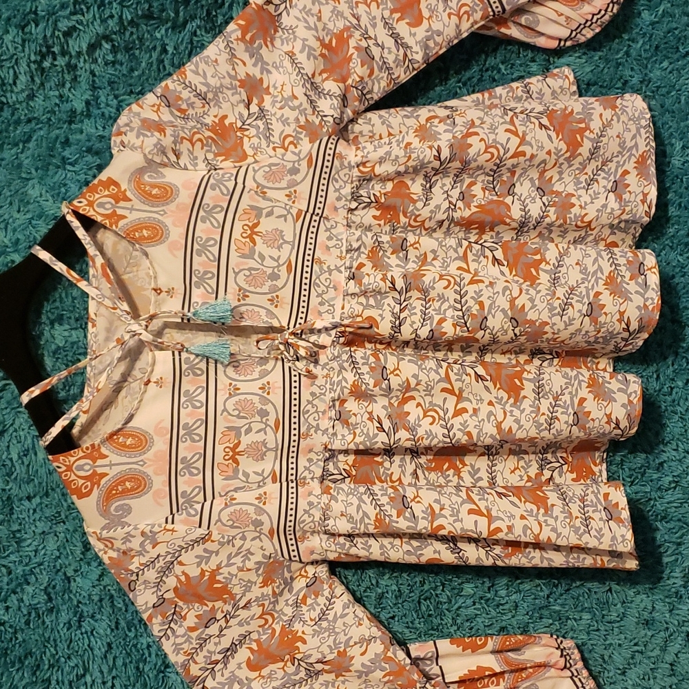Women's long-sleeved floral top